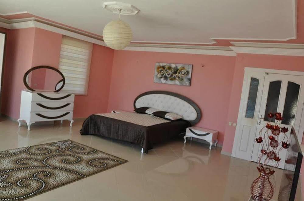 Alanya Deniz Villa Екстериор снимка